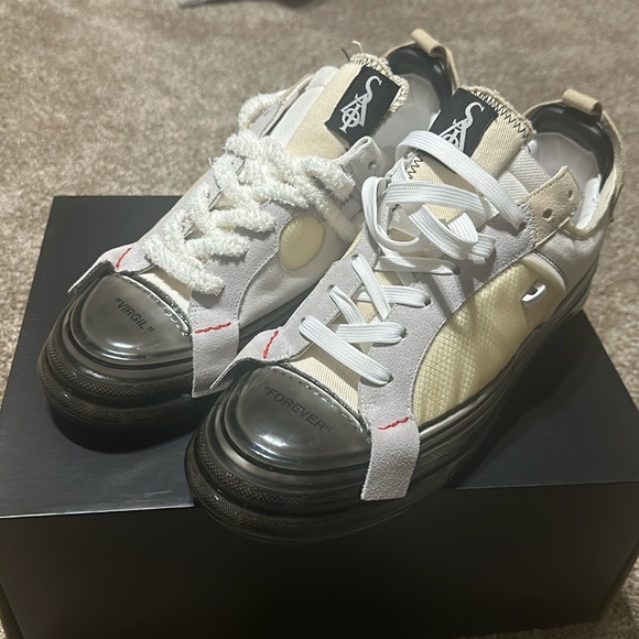 Size 14 SIA Sneakers. BRAND new. Never worn. Multiple shoe string combinations - Picture 1 of 3
